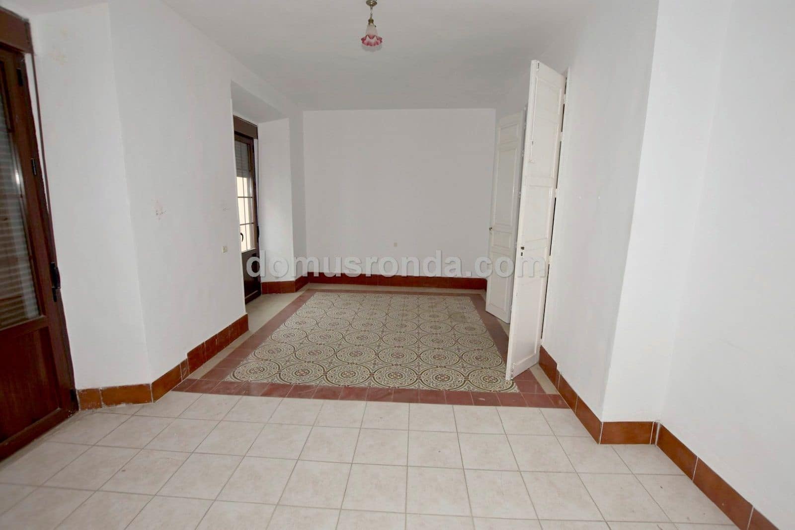 Chalet de 8 habitaciones en Ronda en venta con piscina - 600.000 € (Ref: 7402080)