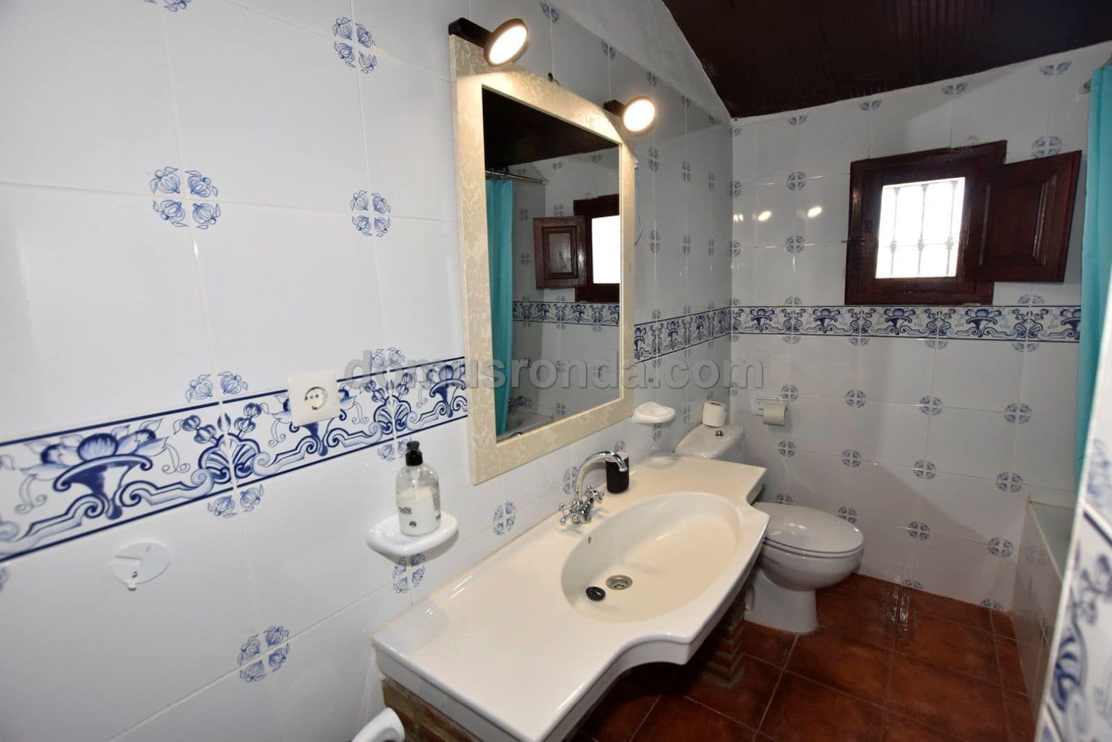 5 soverom Villa til salgs i Ronda med svømmebasseng garasje - € 325 000 (Ref: 7623026)