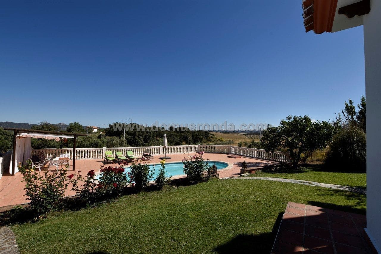 5 quarto Moradia para venda em Ronda com piscina garagem - 900 000 € (Ref: 7770517)