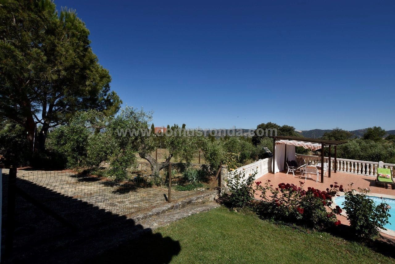5 quarto Moradia para venda em Ronda com piscina garagem - 900 000 € (Ref: 7770517)