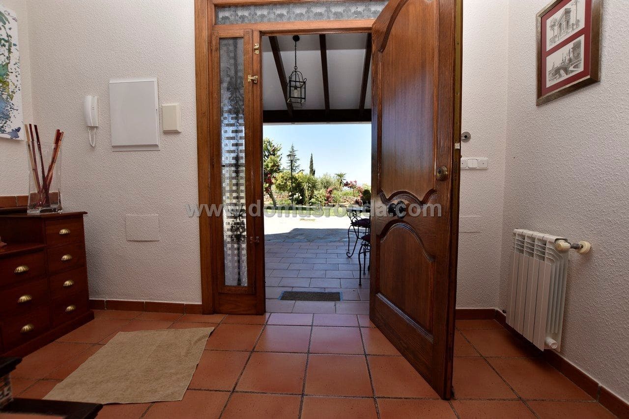 5 quarto Moradia para venda em Ronda com piscina garagem - 900 000 € (Ref: 7770517)