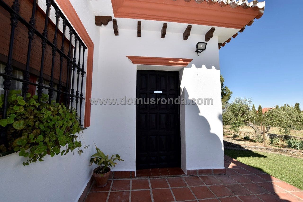5 quarto Moradia para venda em Ronda com piscina garagem - 900 000 € (Ref: 7770517)
