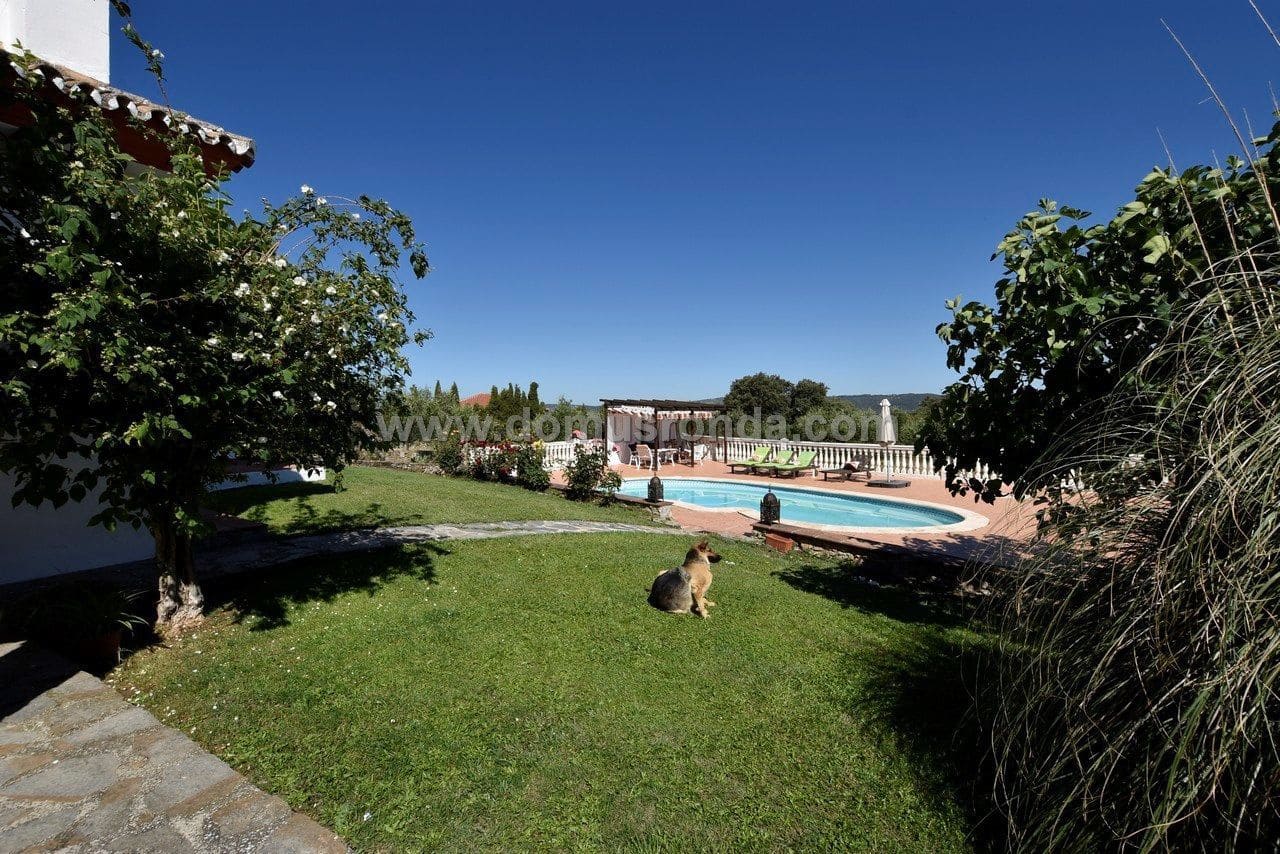 5 quarto Moradia para venda em Ronda com piscina garagem - 900 000 € (Ref: 7770517)