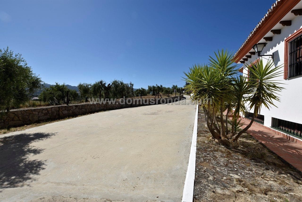 5 quarto Moradia para venda em Ronda com piscina garagem - 900 000 € (Ref: 7770517)