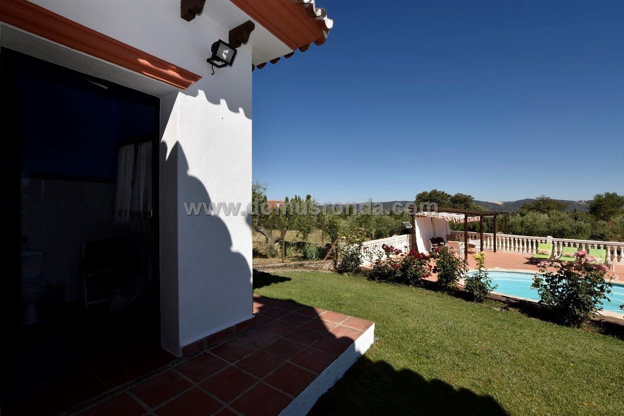 5 quarto Moradia para venda em Ronda com piscina garagem - 900 000 € (Ref: 7770517)