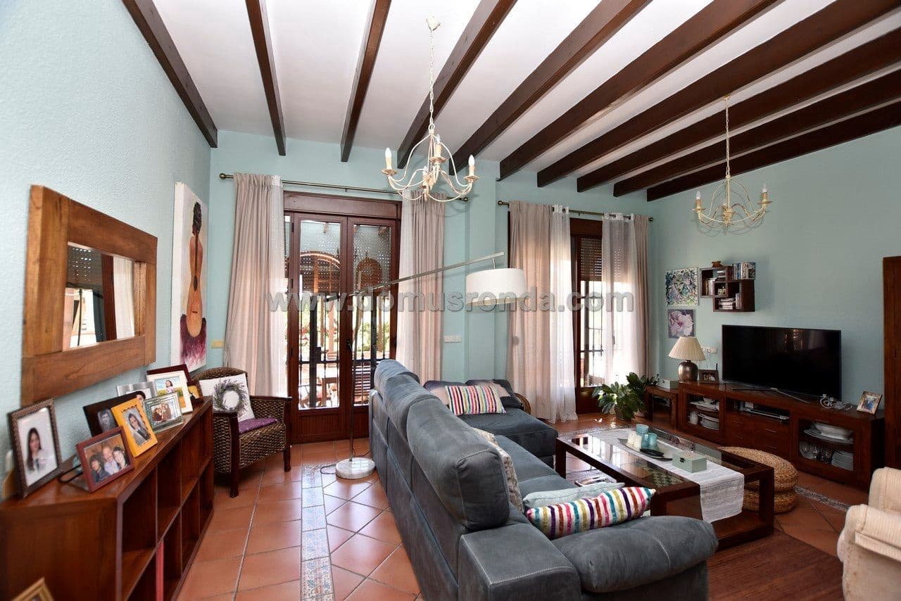 5 quarto Moradia para venda em Ronda com piscina garagem - 900 000 € (Ref: 7770517)