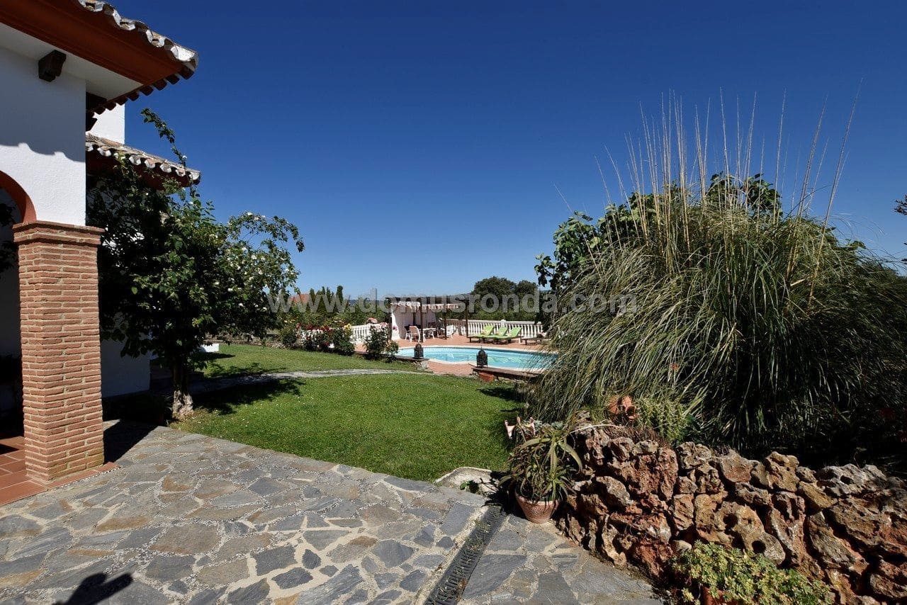 5 quarto Moradia para venda em Ronda com piscina garagem - 900 000 € (Ref: 7770517)