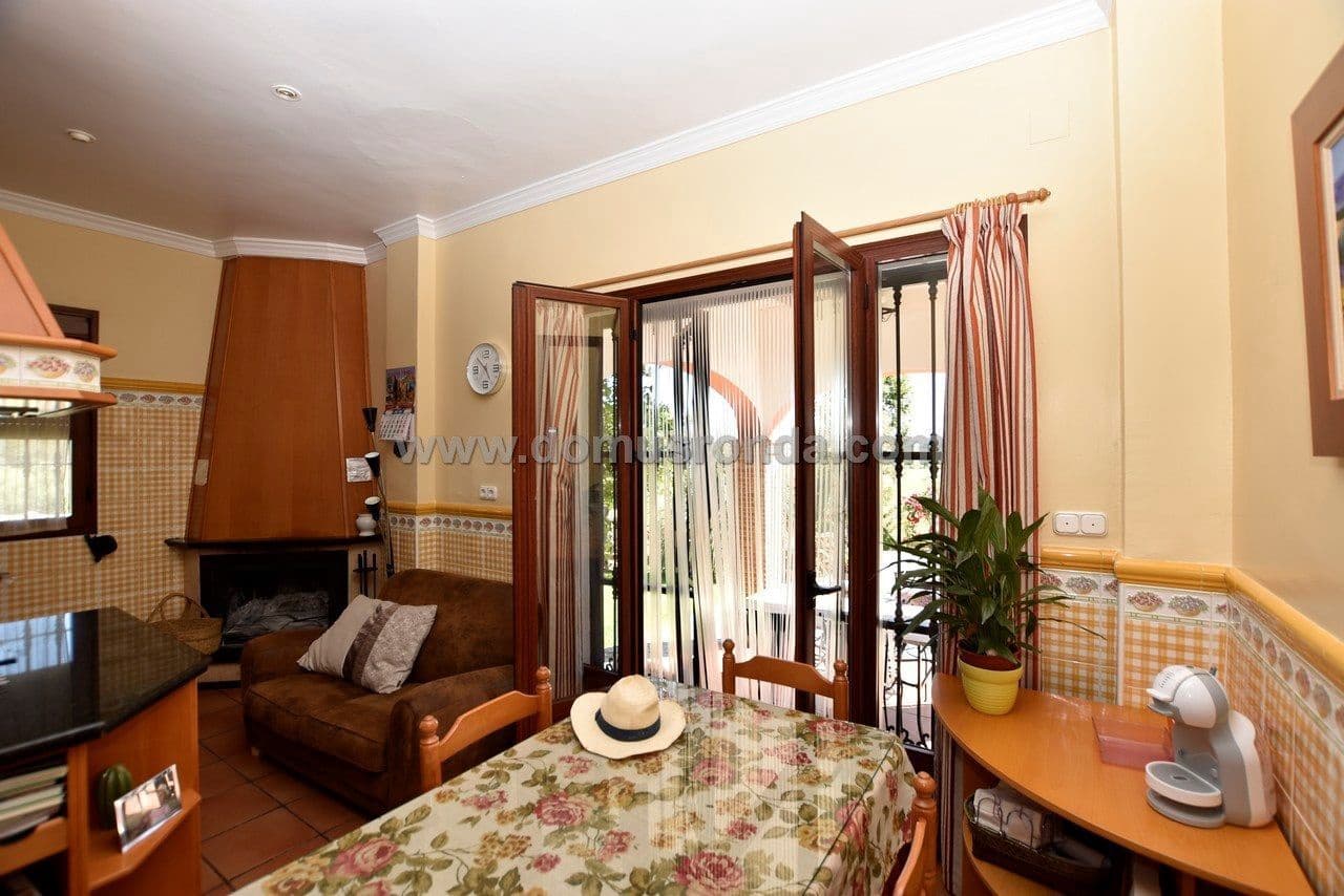5 quarto Moradia para venda em Ronda com piscina garagem - 900 000 € (Ref: 7770517)