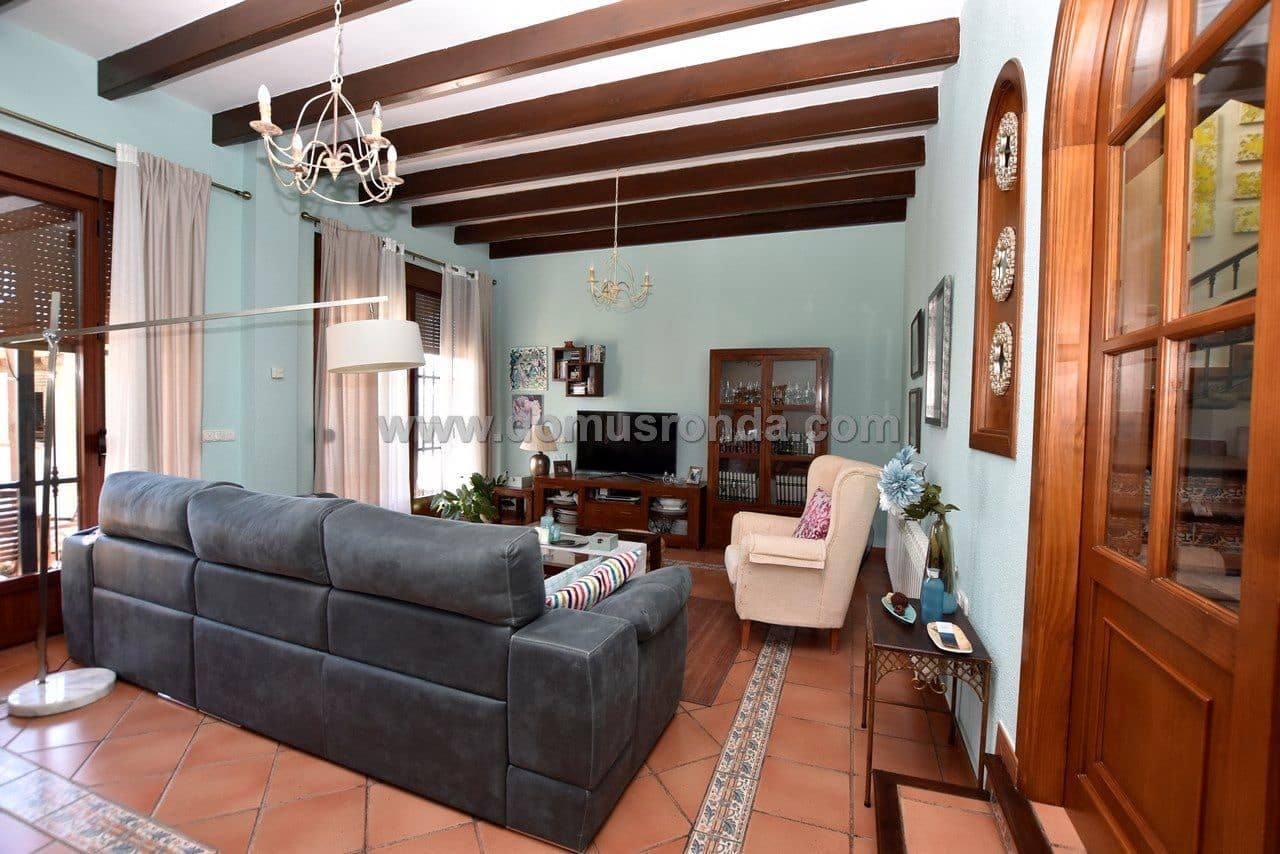 5 quarto Moradia para venda em Ronda com piscina garagem - 900 000 € (Ref: 7770517)