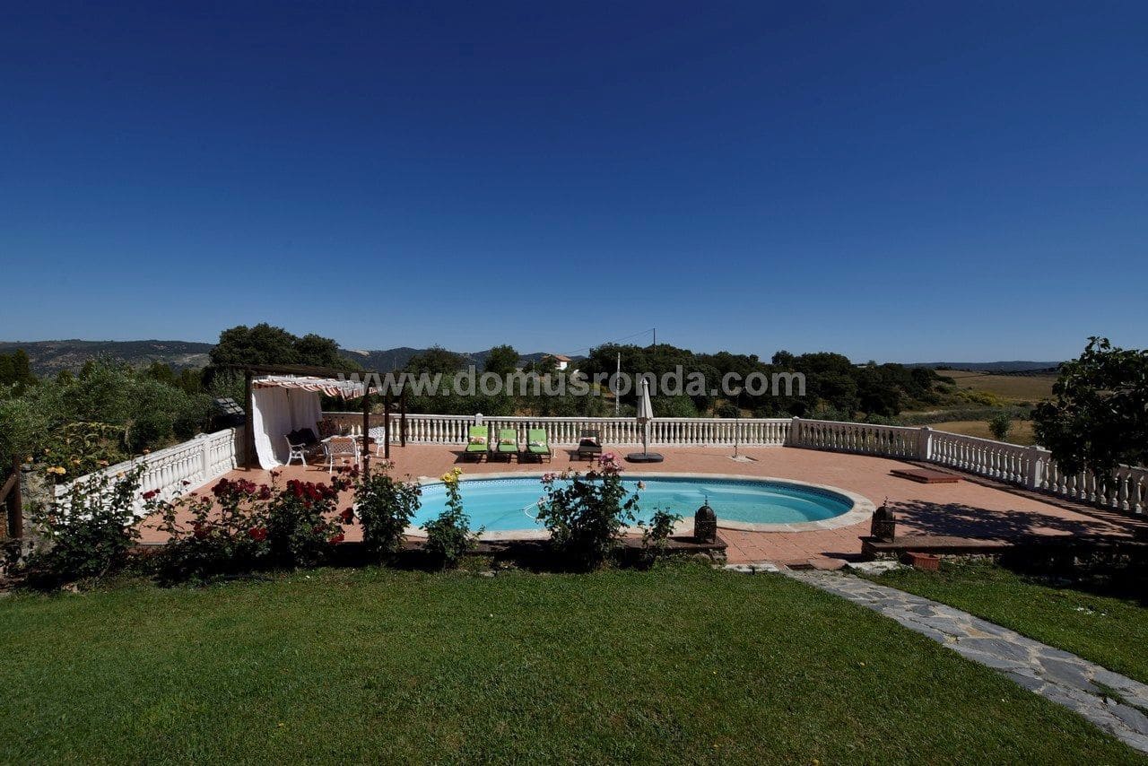5 quarto Moradia para venda em Ronda com piscina garagem - 900 000 € (Ref: 7770517)