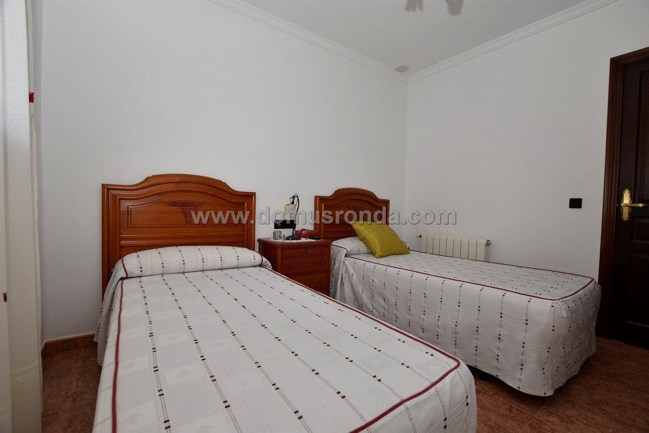 4 soveværelse Villa til salg i Ronda - € 699.000 (Ref: 7882134)