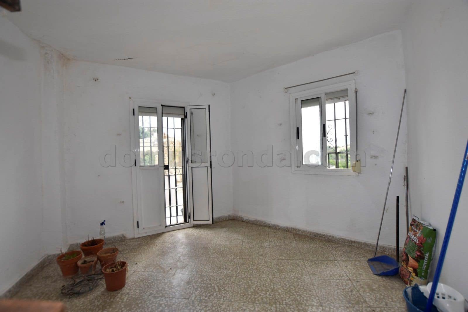 3 slaapkamer Villa te koop in Ronda - € 110.000 (Ref: 7898970)