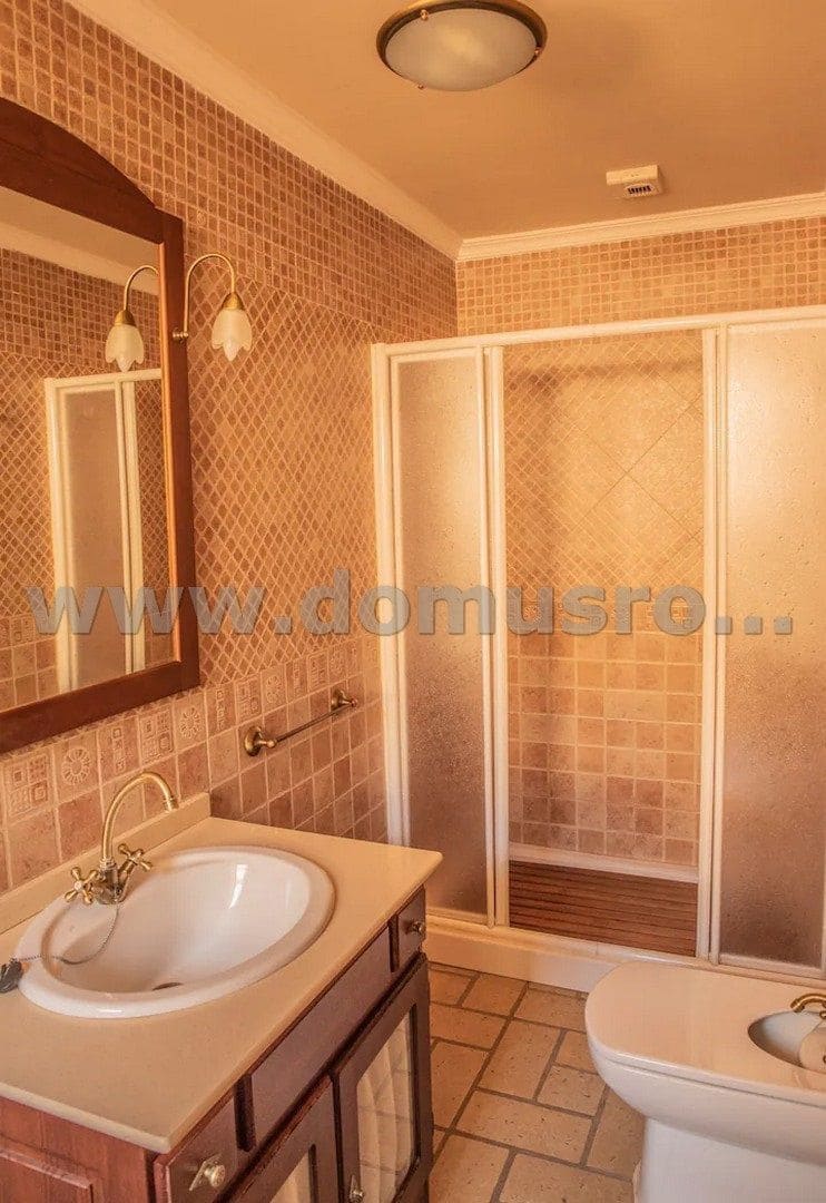 5 bedroom Villa for sale in Arriate with pool - € 375,000 (Ref: 7950249)