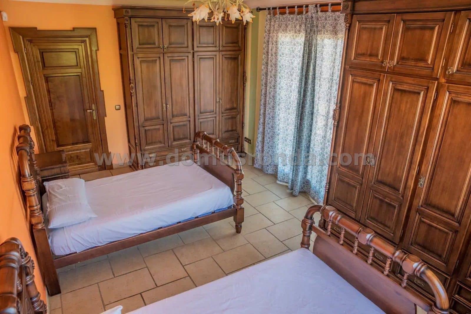 5 bedroom Villa for sale in Arriate with pool - € 375,000 (Ref: 7950249)
