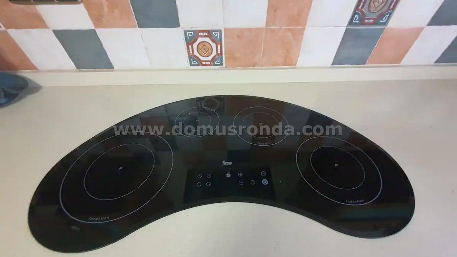 5 bedroom Villa for sale in Arriate with pool - € 375,000 (Ref: 7950249)