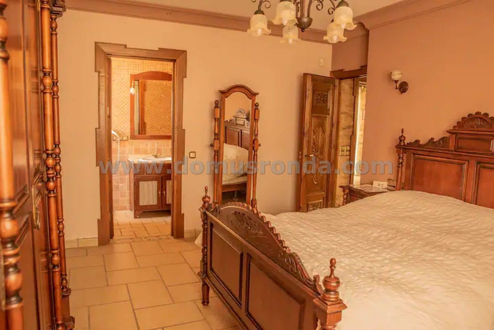 5 bedroom Villa for sale in Arriate with pool - € 375,000 (Ref: 7950249)