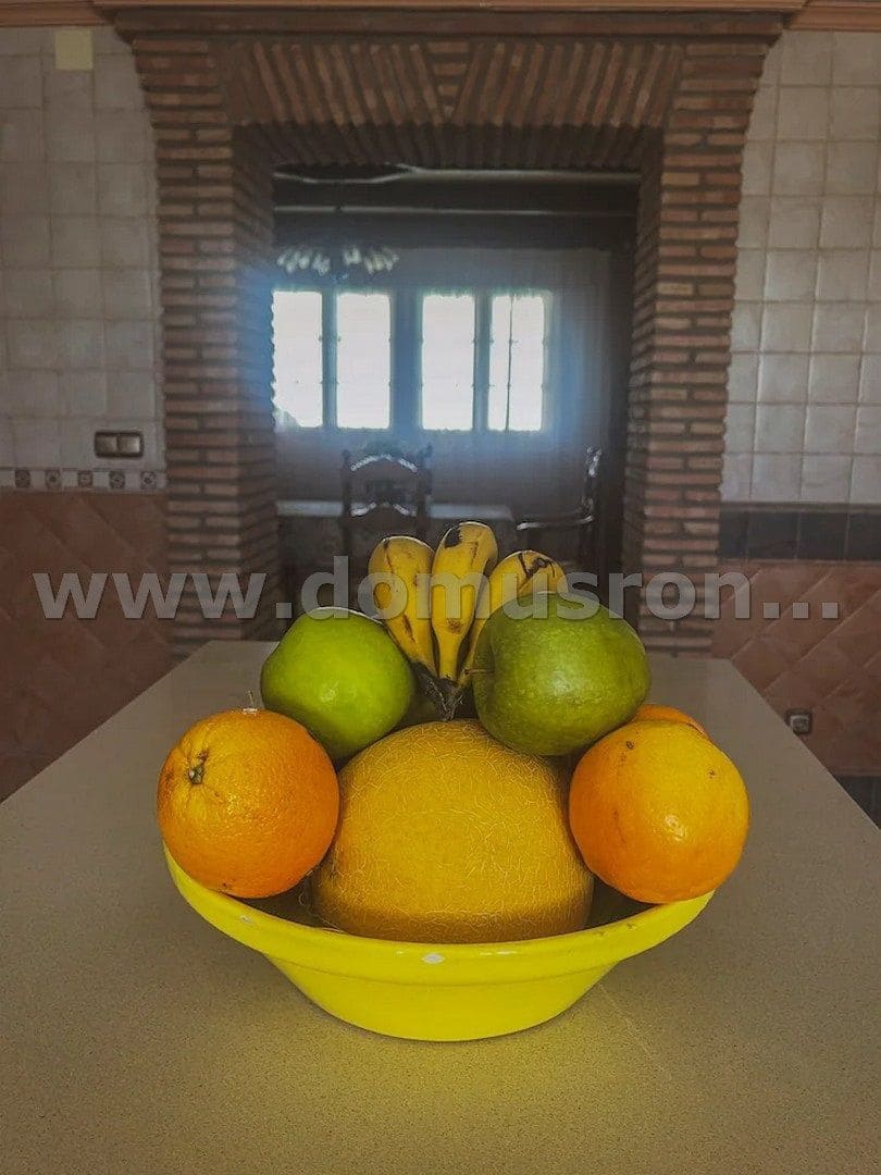 5 bedroom Villa for sale in Arriate with pool - € 375,000 (Ref: 7950249)