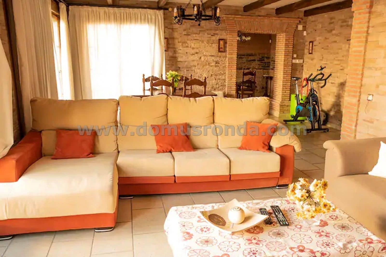 5 bedroom Villa for sale in Arriate with pool - € 375,000 (Ref: 7950249)