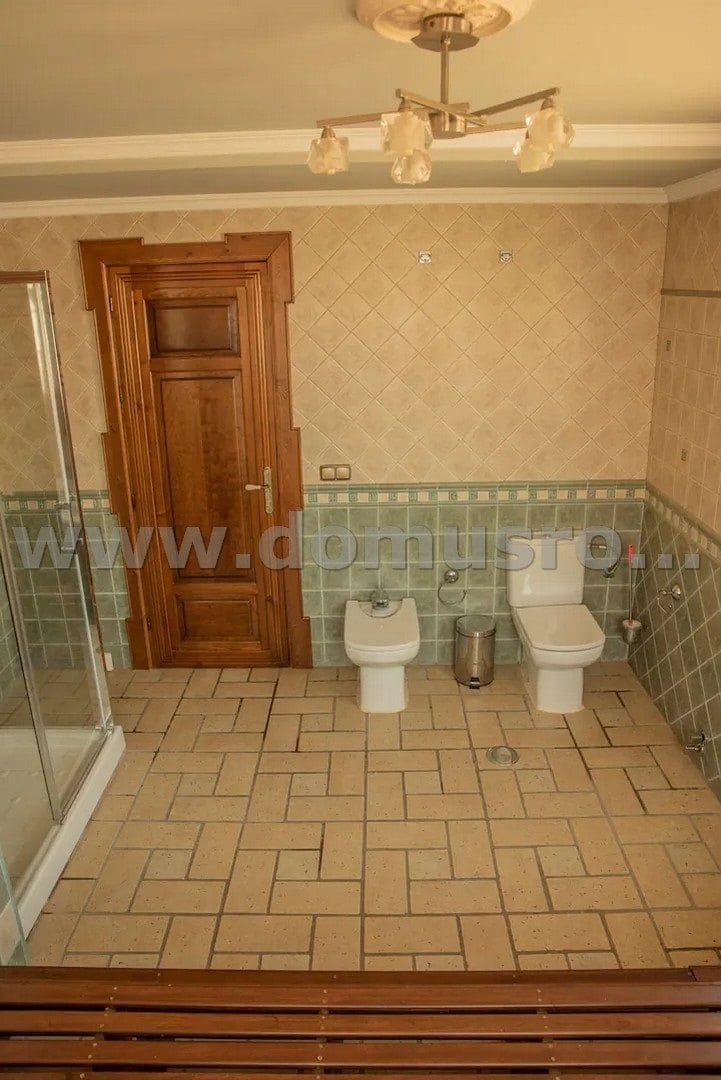 5 bedroom Villa for sale in Arriate with pool - € 375,000 (Ref: 7950249)