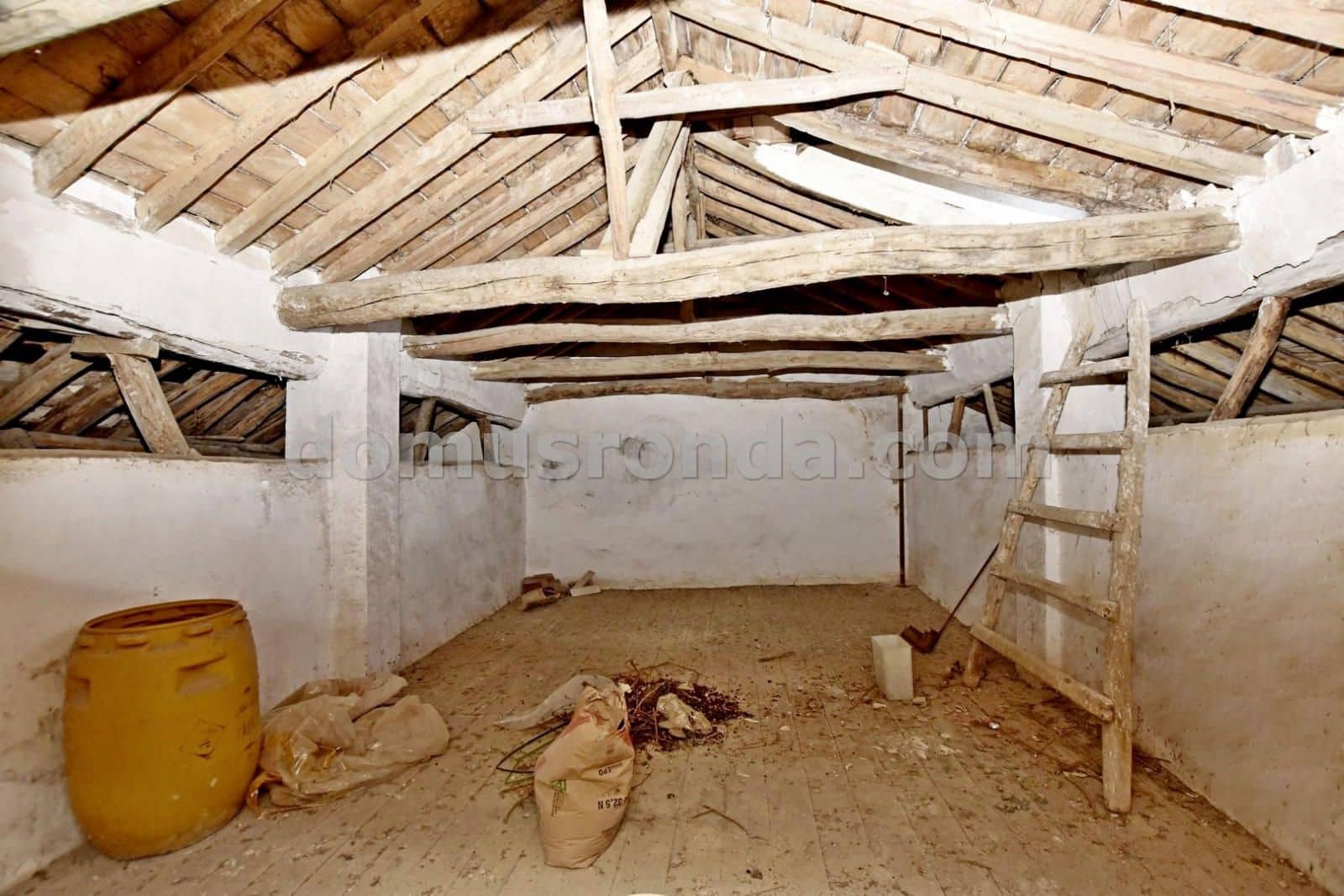 5 soveværelse Villa til salg i Arriate - € 145.000 (Ref: 8096883)