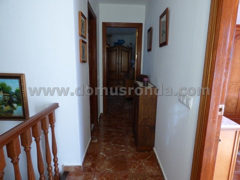 4 soverom Villa til salgs i Ronda med svømmebasseng garasje - € 475 000 (Ref: 8123047)