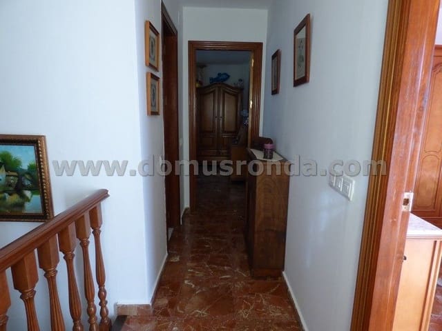 4 sovrum Villa till salu i Ronda med pool garage - 475 000 € (Ref: 8123047)