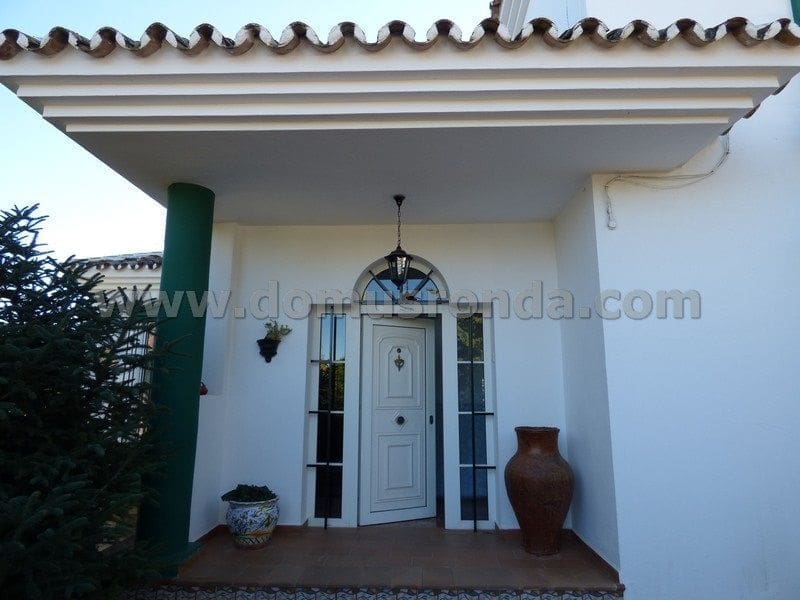 4 soverom Villa til salgs i Ronda med svømmebasseng garasje - € 475 000 (Ref: 8123047)