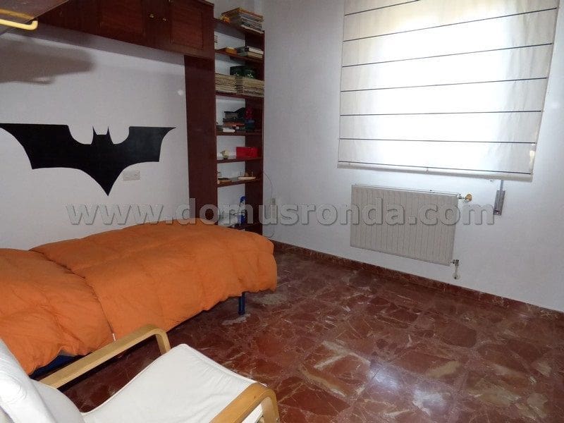 4 soverom Villa til salgs i Ronda med svømmebasseng garasje - € 475 000 (Ref: 8123047)