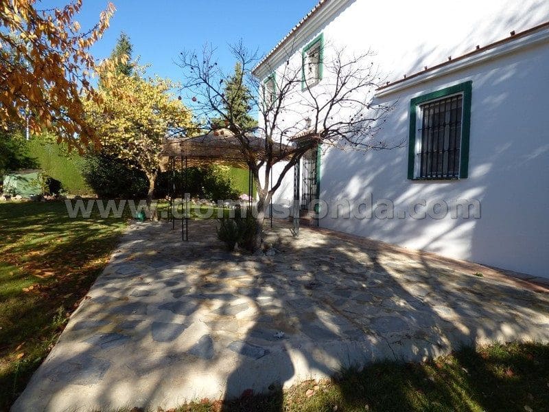 4 soverom Villa til salgs i Ronda med svømmebasseng garasje - € 475 000 (Ref: 8123047)