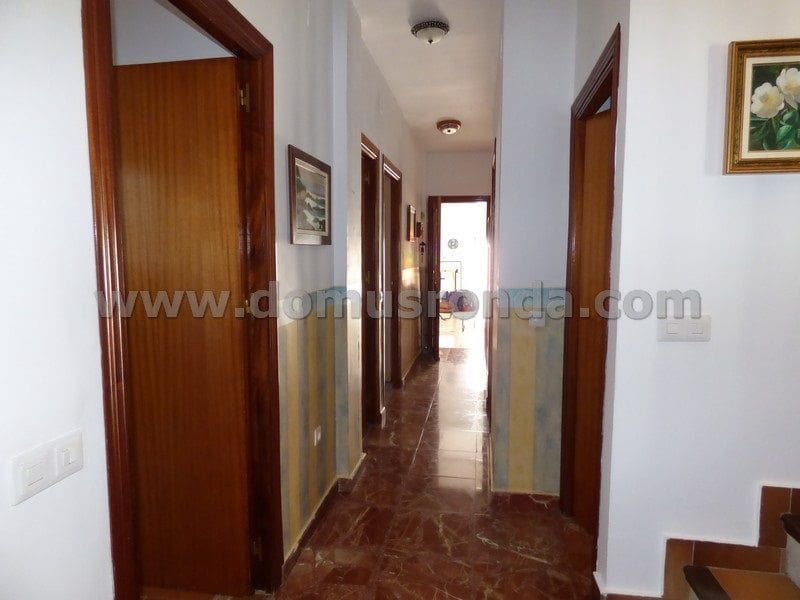 4 soverom Villa til salgs i Ronda med svømmebasseng garasje - € 475 000 (Ref: 8123047)