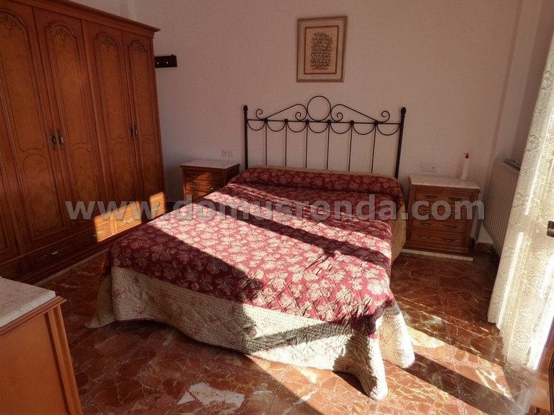 4 soverom Villa til salgs i Ronda med svømmebasseng garasje - € 475 000 (Ref: 8123047)