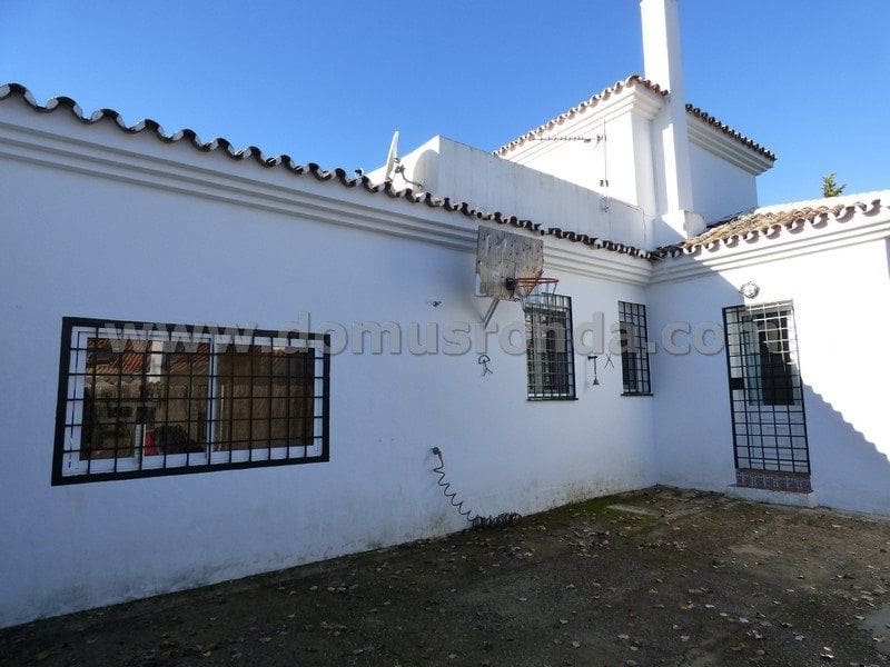 4 soverom Villa til salgs i Ronda med svømmebasseng garasje - € 475 000 (Ref: 8123047)