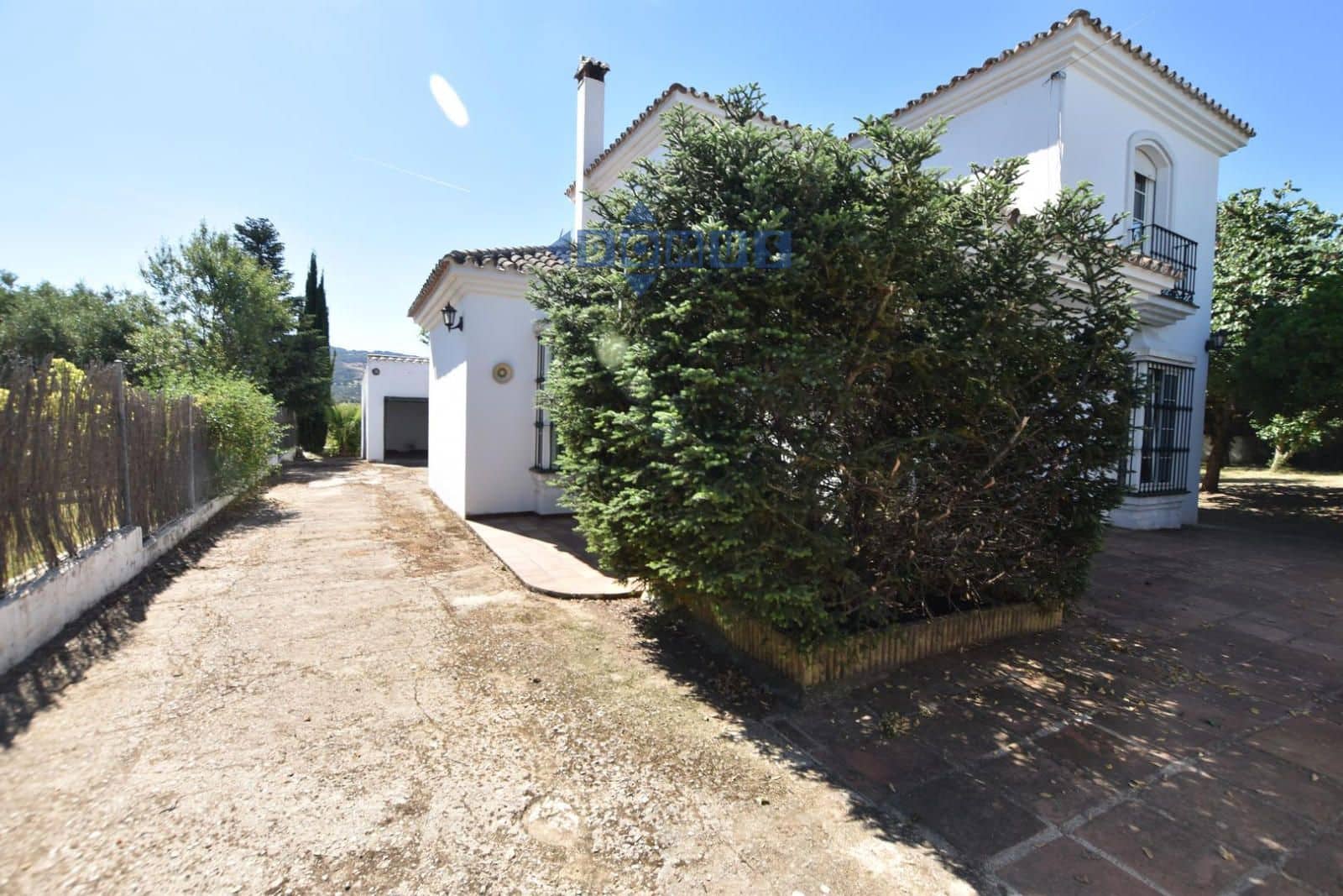 4 bedroom Villa for sale in Ronda with pool garage - € 475,000 (Ref: 8123047)