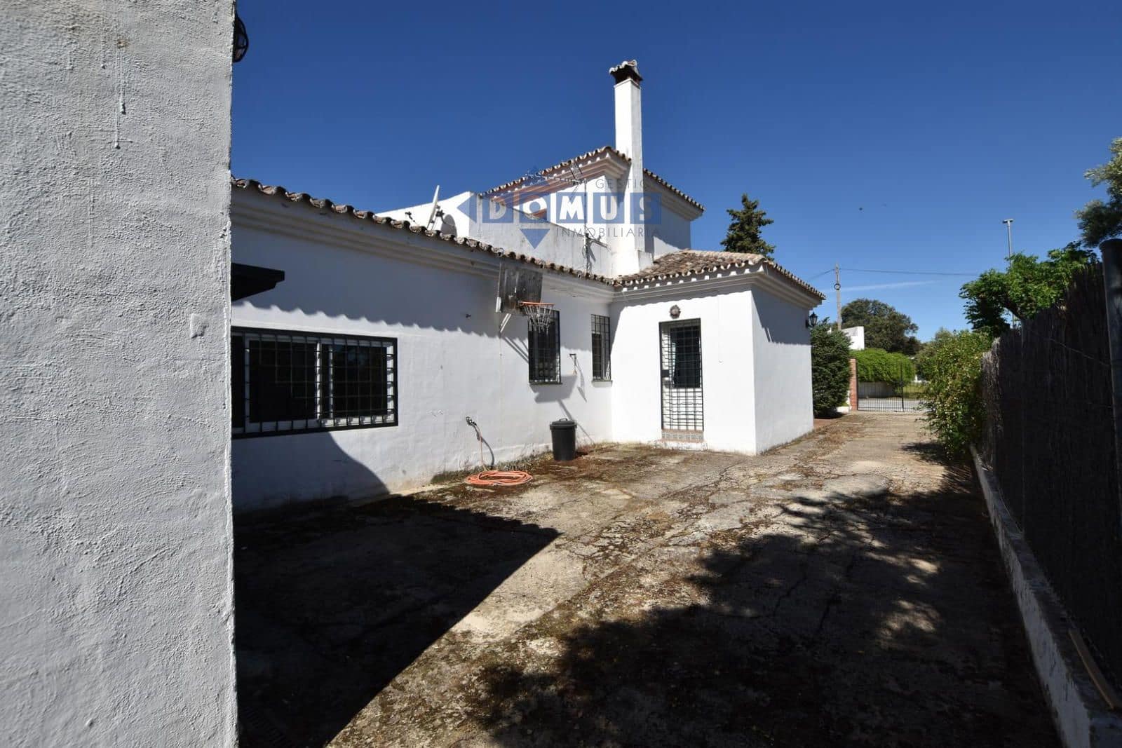 4 bedroom Villa for sale in Ronda with pool garage - € 475,000 (Ref: 8123047)