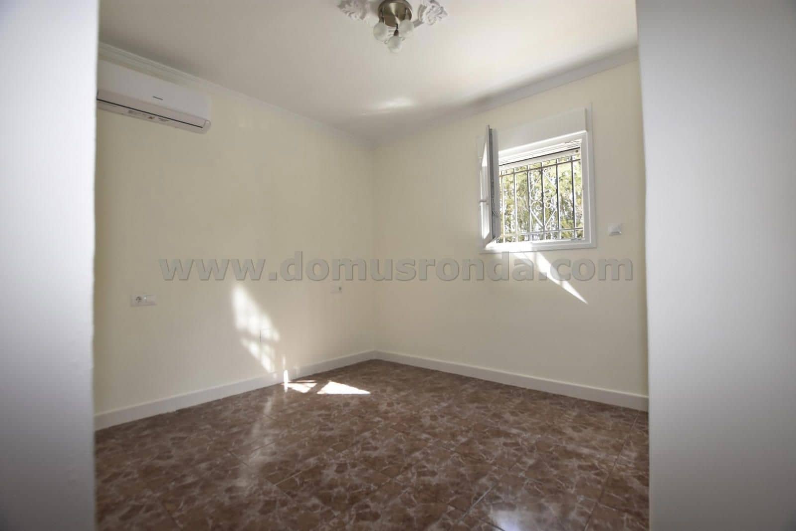 2 soveværelse Villa til salg i Ronda med swimmingpool garage - € 350.000 (Ref: 8494368)