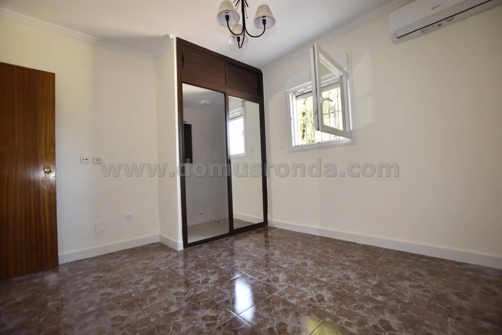 2 soveværelse Villa til salg i Ronda med swimmingpool garage - € 350.000 (Ref: 8494368)