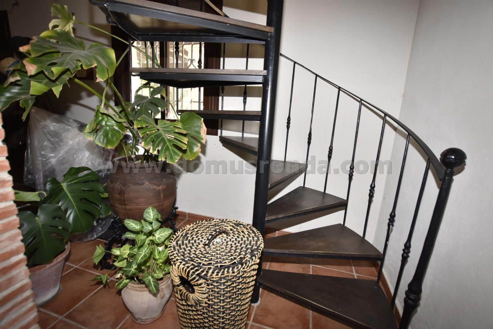 6 soverom Villa til salgs i Arriate med garasje - € 430 000 (Ref: 8515048)