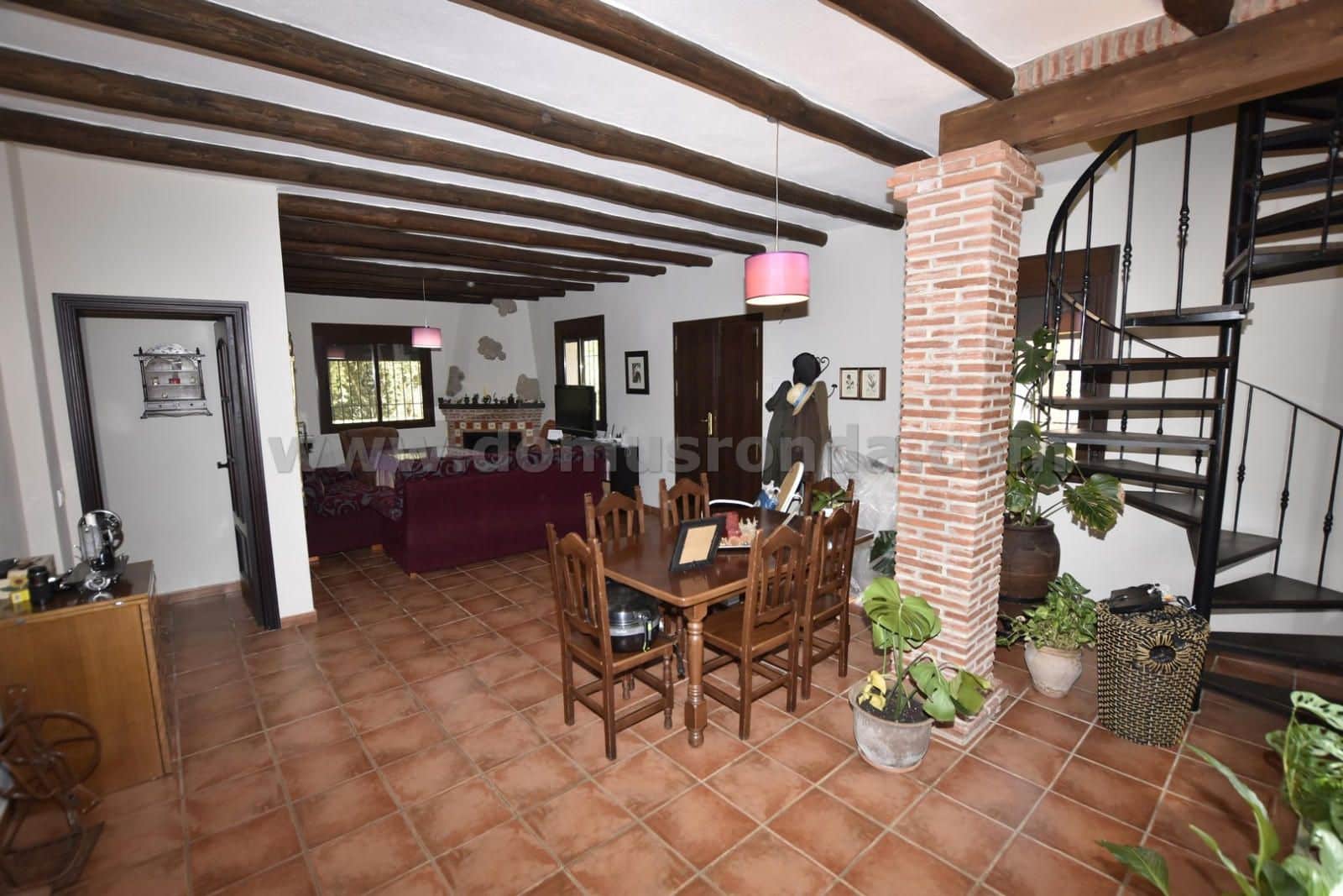 6 soverom Villa til salgs i Arriate med garasje - € 430 000 (Ref: 8515048)