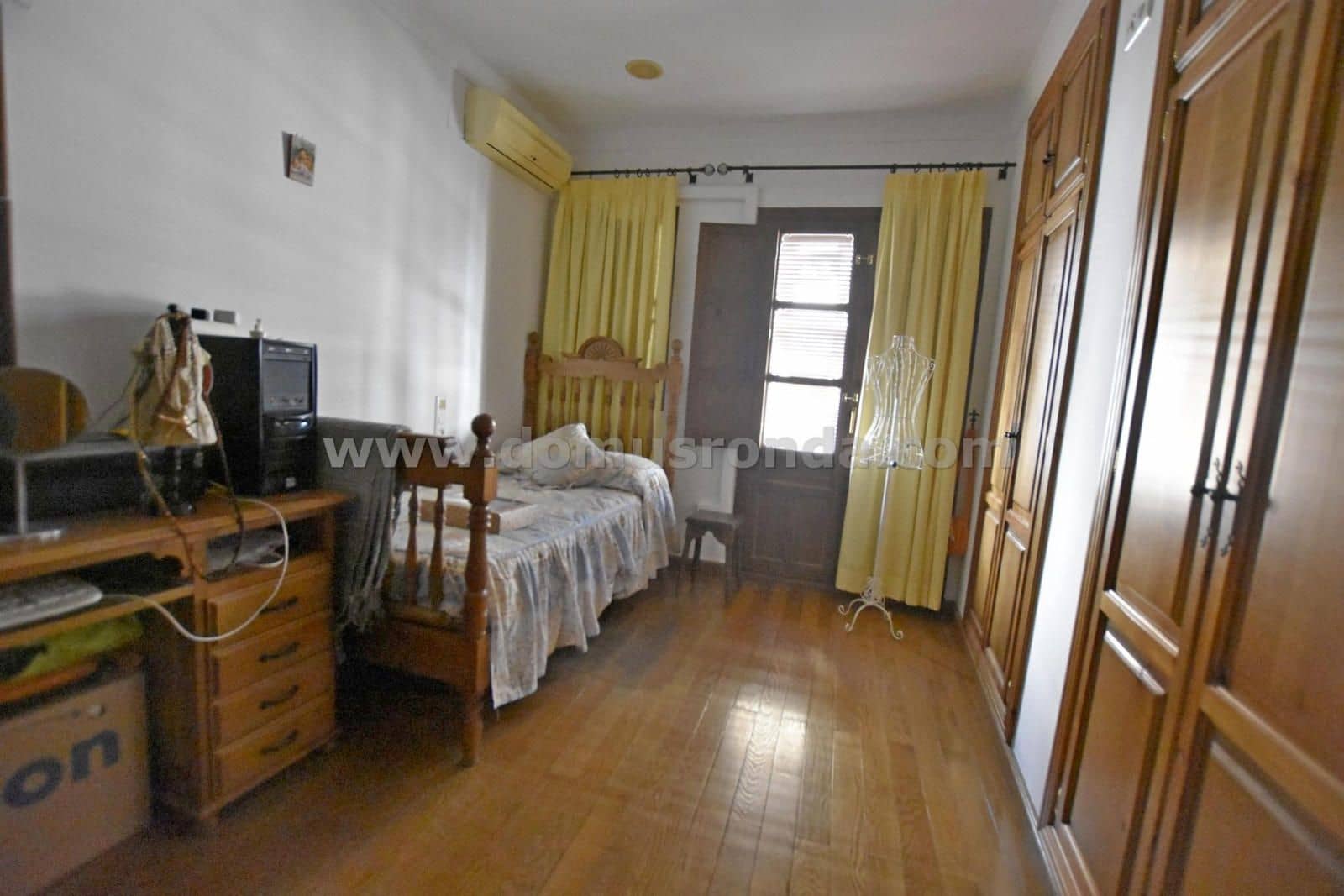 4 bedroom Villa for sale in Ronda - € 375,000 (Ref: 8531235)