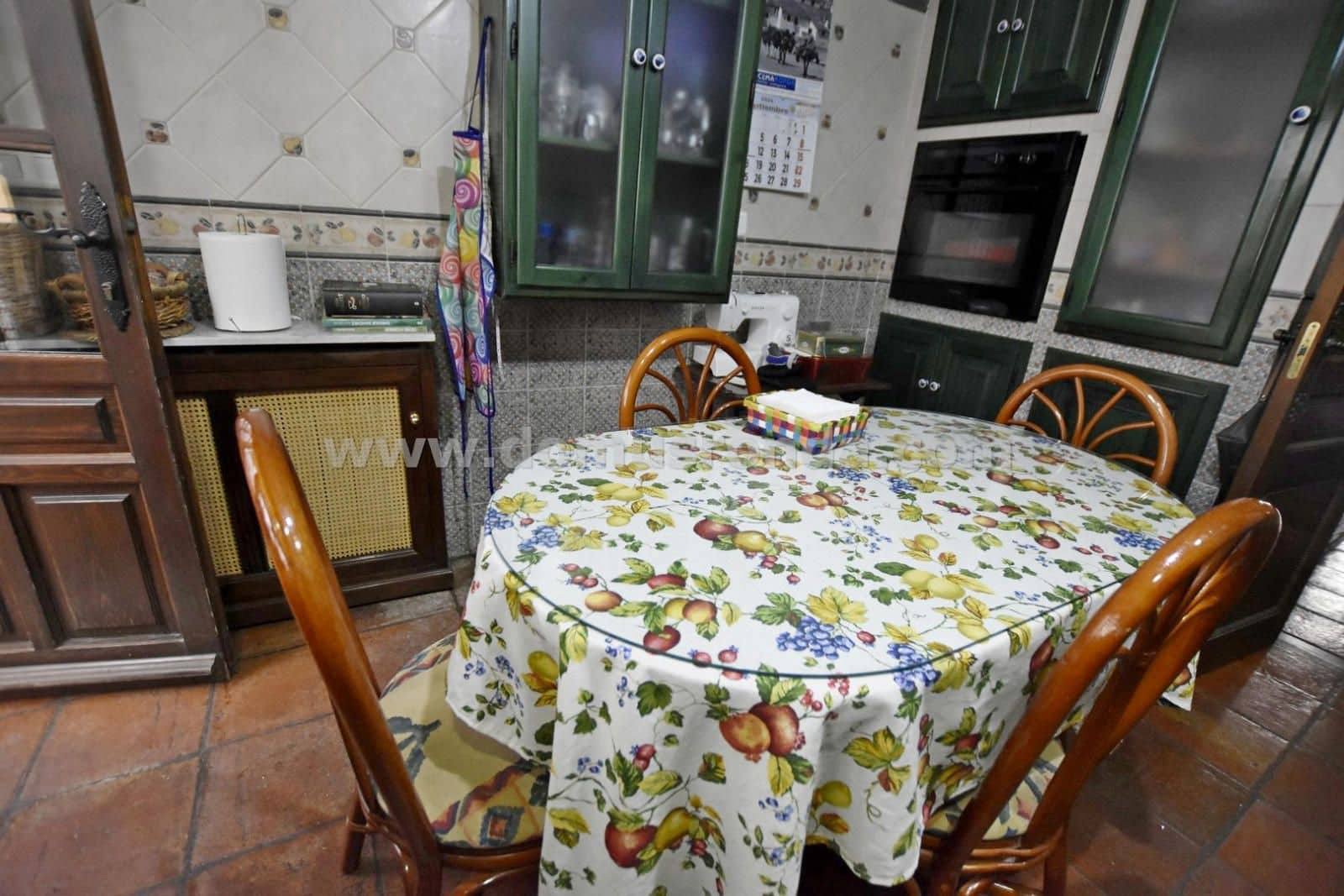 4 bedroom Villa for sale in Ronda - € 375,000 (Ref: 8531235)