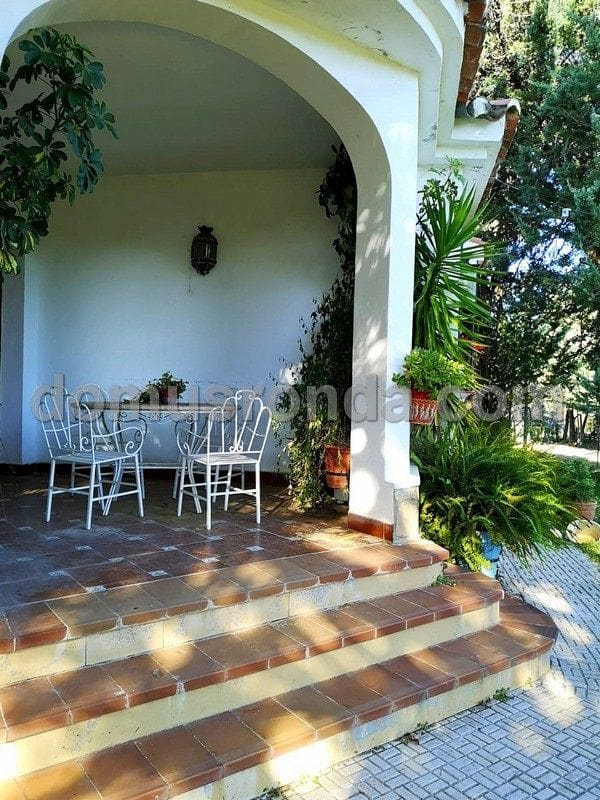 4 soveværelse Villa til salg i Ronda med swimmingpool garage - € 750.000 (Ref: 8586932)
