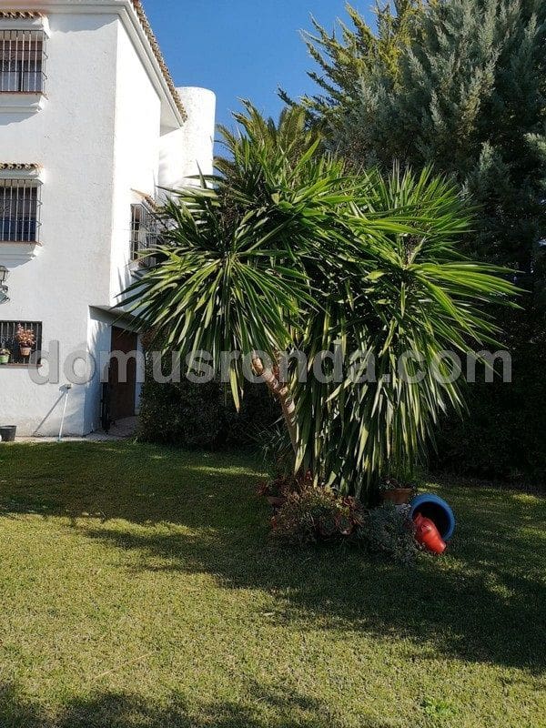 4 soveværelse Villa til salg i Ronda med swimmingpool garage - € 750.000 (Ref: 8586932)