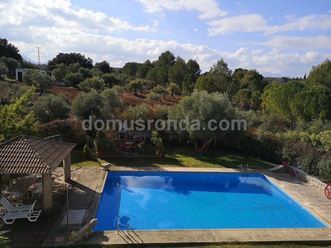 4 soveværelse Villa til salg i Ronda med swimmingpool garage - € 750.000 (Ref: 8586932)