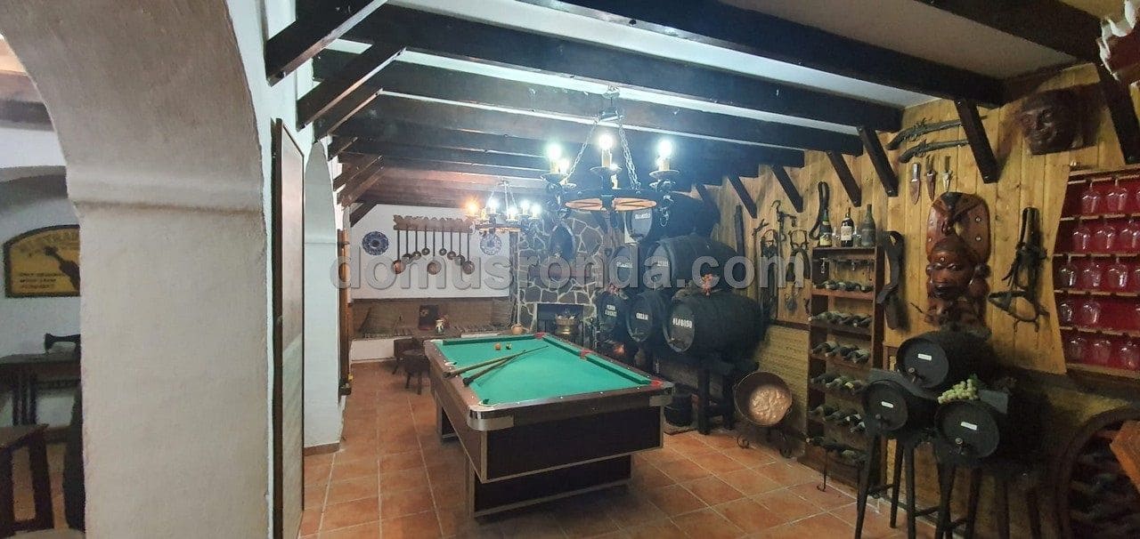4 soveværelse Villa til salg i Ronda med swimmingpool garage - € 750.000 (Ref: 8586932)