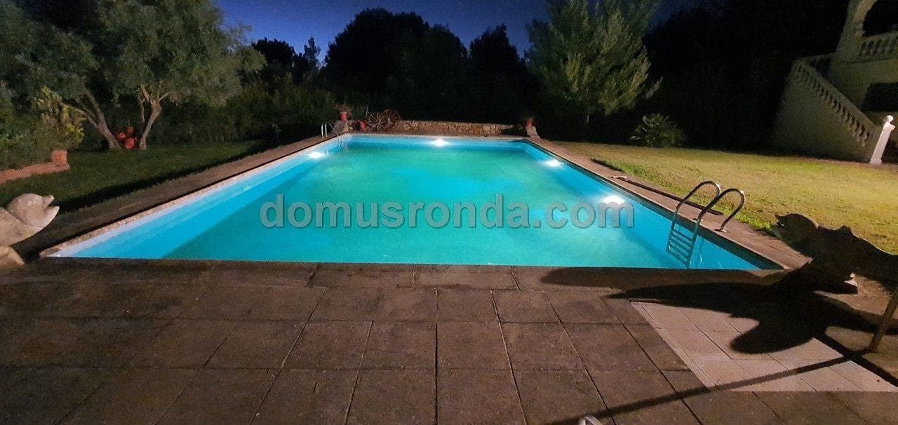 4 soveværelse Villa til salg i Ronda med swimmingpool garage - € 750.000 (Ref: 8586932)