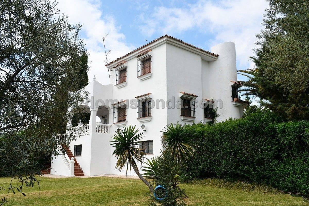 4 soveværelse Villa til salg i Ronda med swimmingpool garage - € 750.000 (Ref: 8586932)