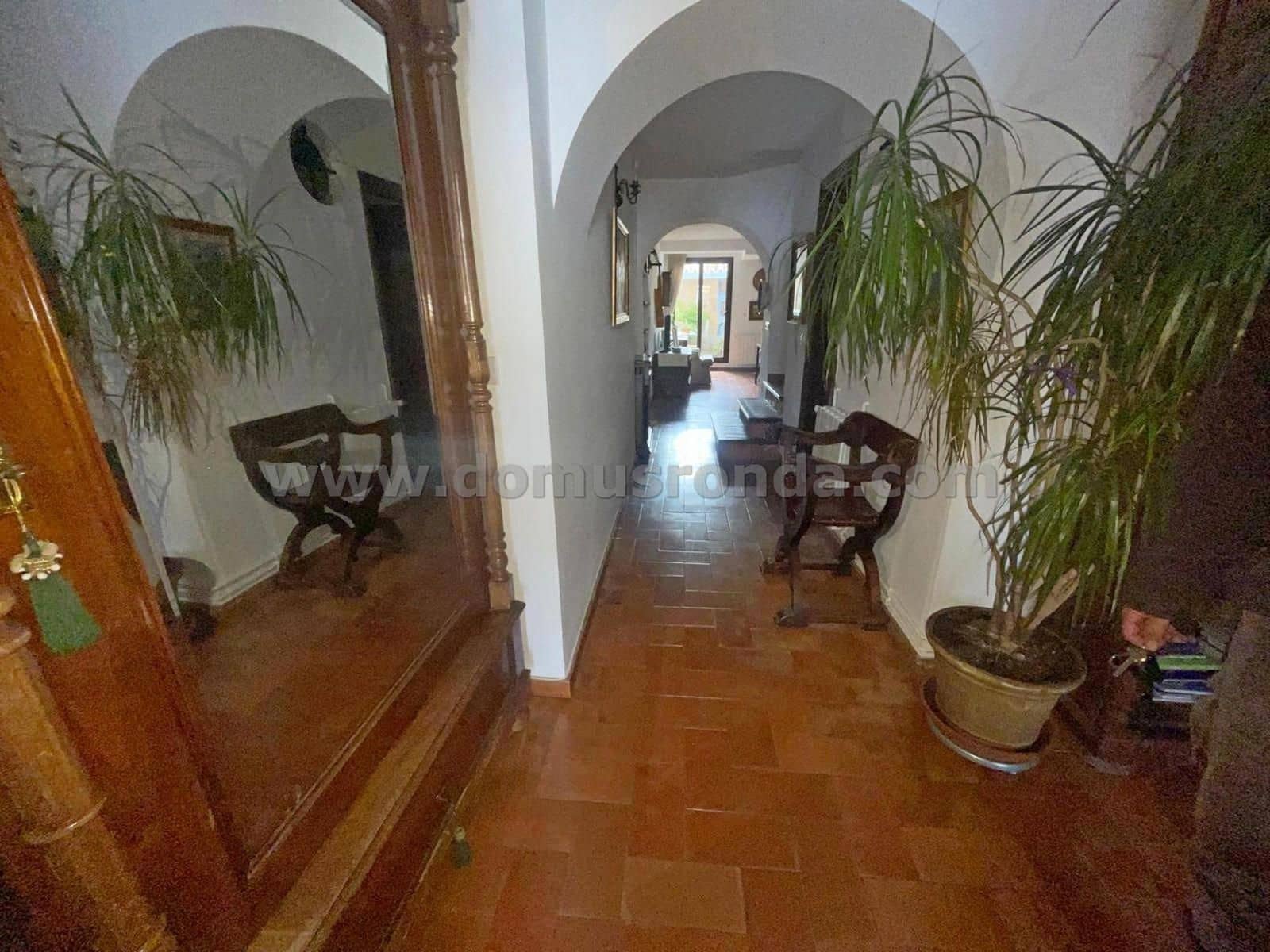 4 bedroom Villa for sale in Ronda - € 265,000 (Ref: 8653681)