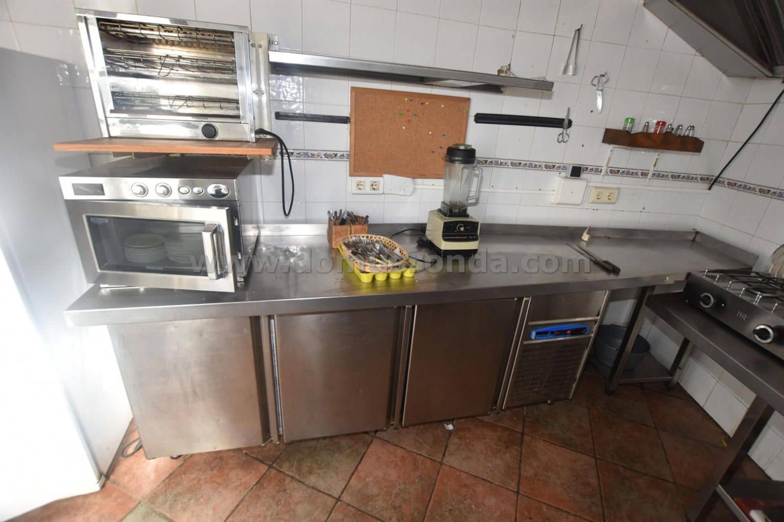 Erhverv til salg i Montejaque - € 210.000 (Ref: 8655499)