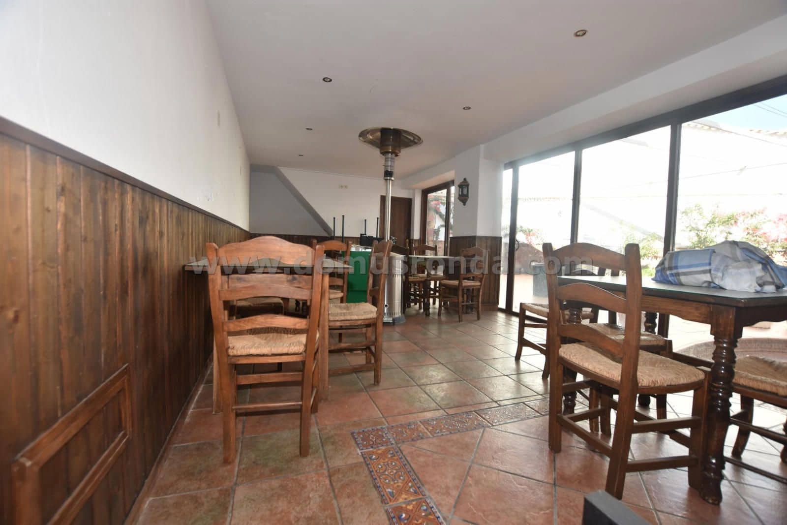 Erhverv til salg i Montejaque - € 210.000 (Ref: 8655499)