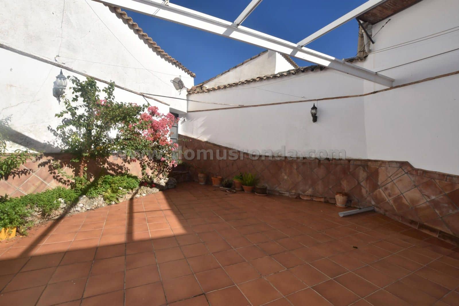 Erhverv til salg i Montejaque - € 210.000 (Ref: 8655499)